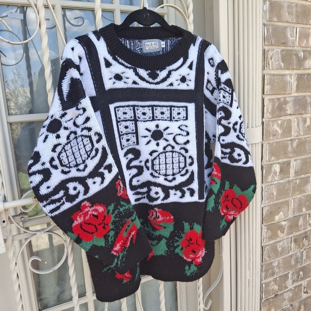 Vis-A-Vis White Geometric Graphic Floral Red Roses Knit Sweater Women Size Small - Picture 6 of 16